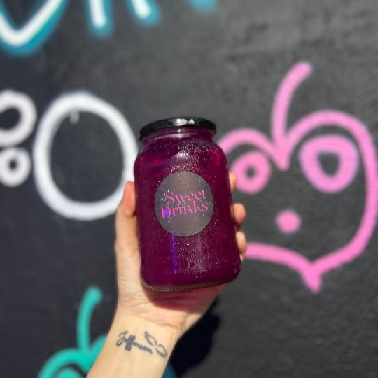 Caipirinha de pitaya com vodka, copo de vidro de 600ml.