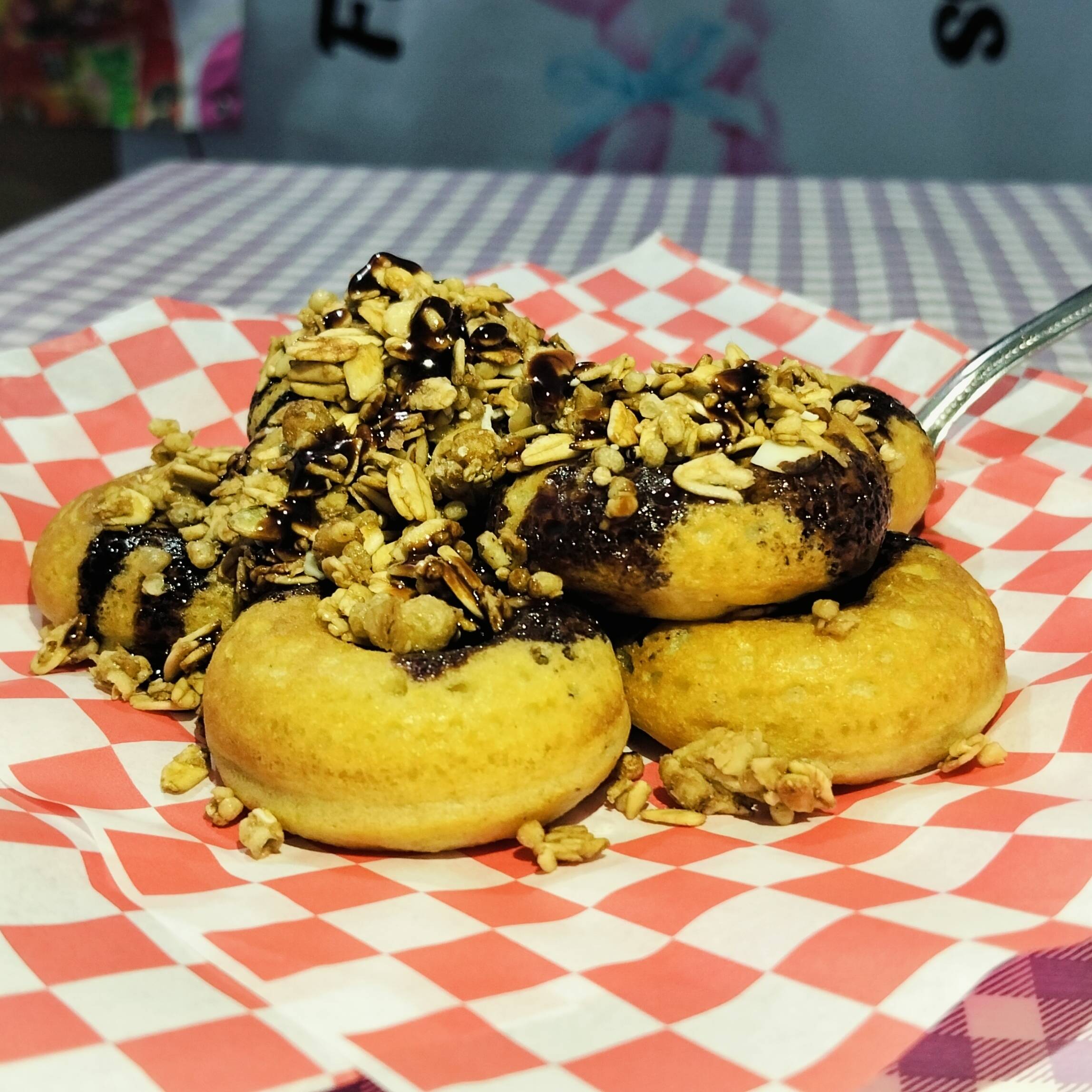 7 Piezas de Mini Donas + 1 Topping