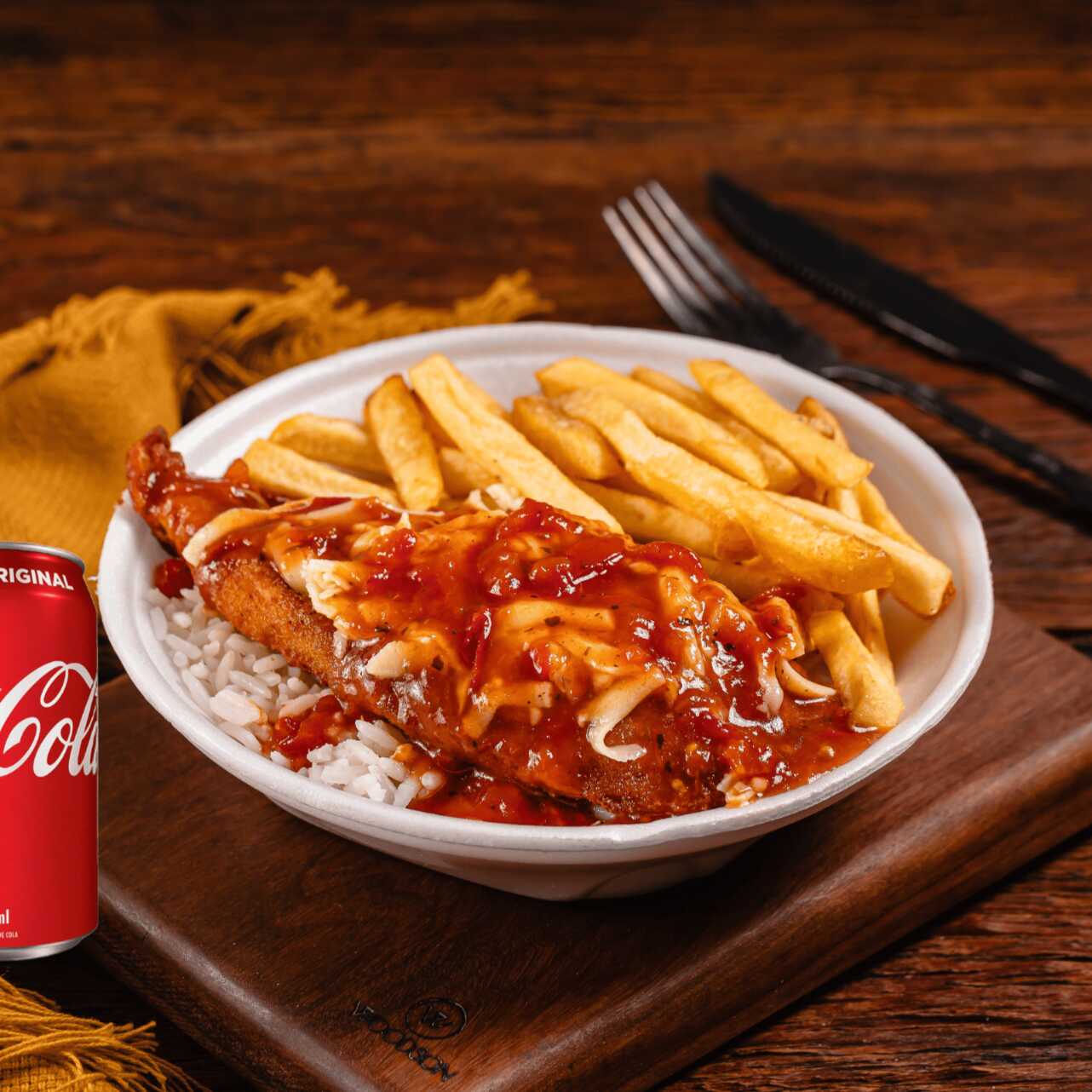 Marmita com Filé de Frango á parmegiana, arroz, e batata frita Marmita de 550 ml* Bebidas, marmitas com big descontos, talheres, complementos e sobremesas estão disponíveis na seção “Complementos” da proxima etapa.