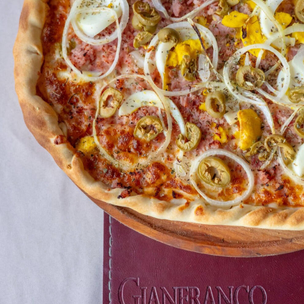 Pizza 30cm - mussarela, presunto, cebola, ovo, orégano e azeitona