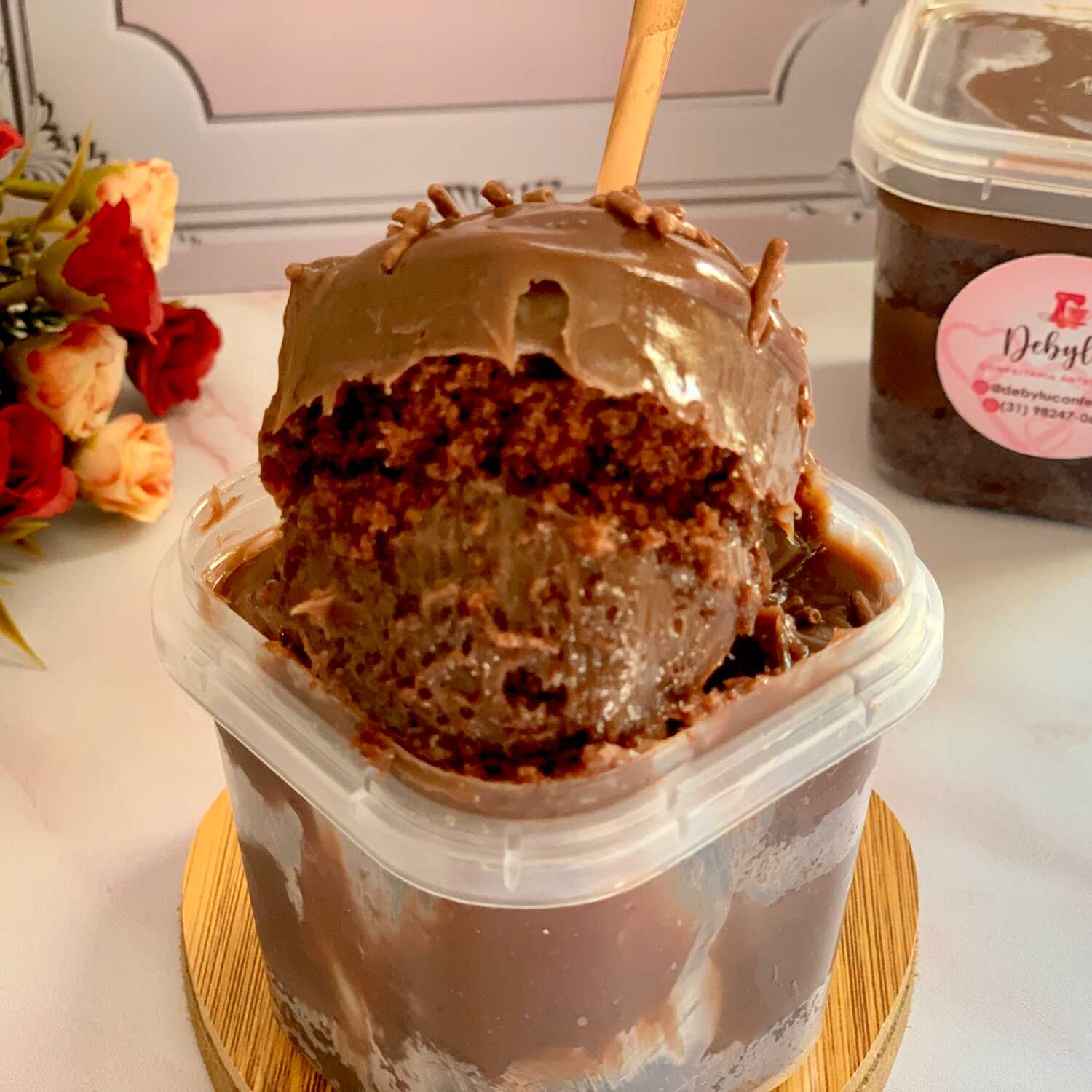 Bolo de chocolate molhadinho com camadas de brigadeiro intenso de chocolate.
.
.
##tag
caldos , canjica , quente , entrega rápida , desconto , promoção , 0,99 , 0800 , off , cupom , barato , melhor preço , oferta , frete grátis , descontão , preço baixo , doces ,
bolos , brigadeiro , docinho , kit festa , aniversario , bolo no pote , chocolate , morango , sobremesa , nutella , copo da felicidade , brownie , confeitaria , doceria , gourmet , bombom , piscina , ganache , caseiro , vovó , bento cake , vulcão , red velvet , trufas , banoffe , pudim , doce de leite , pão de mel , oreo , ferrero , kit kat , tartelete , ninho , cupcake , afogadinho , bolo , cone , dois amores , cookie , torta de frango , catupiry , coxinha , salgado frito na hora , salgado , empada , lanche , maçã do amor , morango do amor.