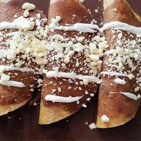 Enfrijoladas con Queso