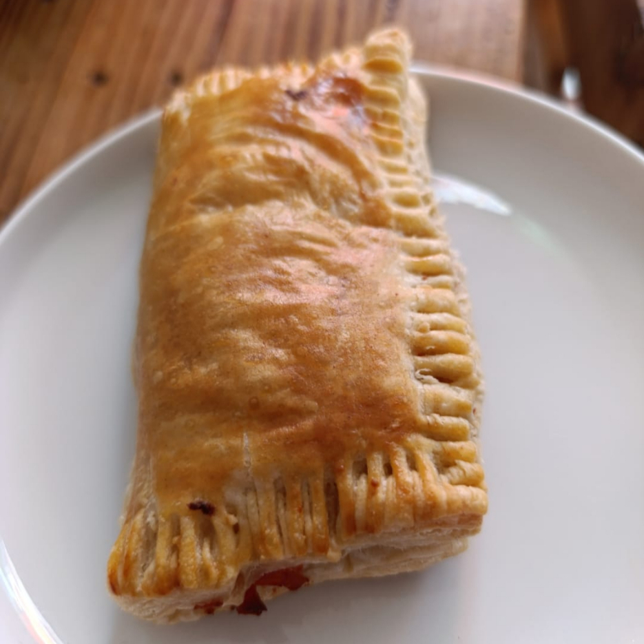 Hojaldra Jamon con Queso