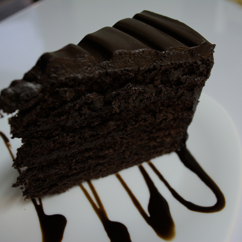 Rebanada de pastel de chocolate