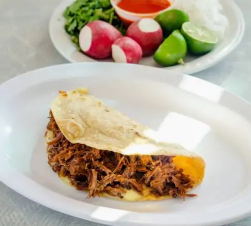 Quesataco Birria Chivo