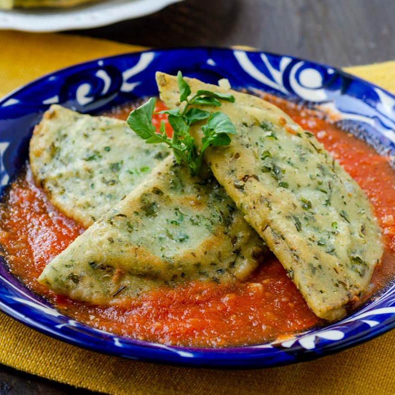 Empanada con Chaya, Queso Manchego