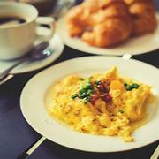 Huevo con Proteina+ + Bebida + Carbohidrato