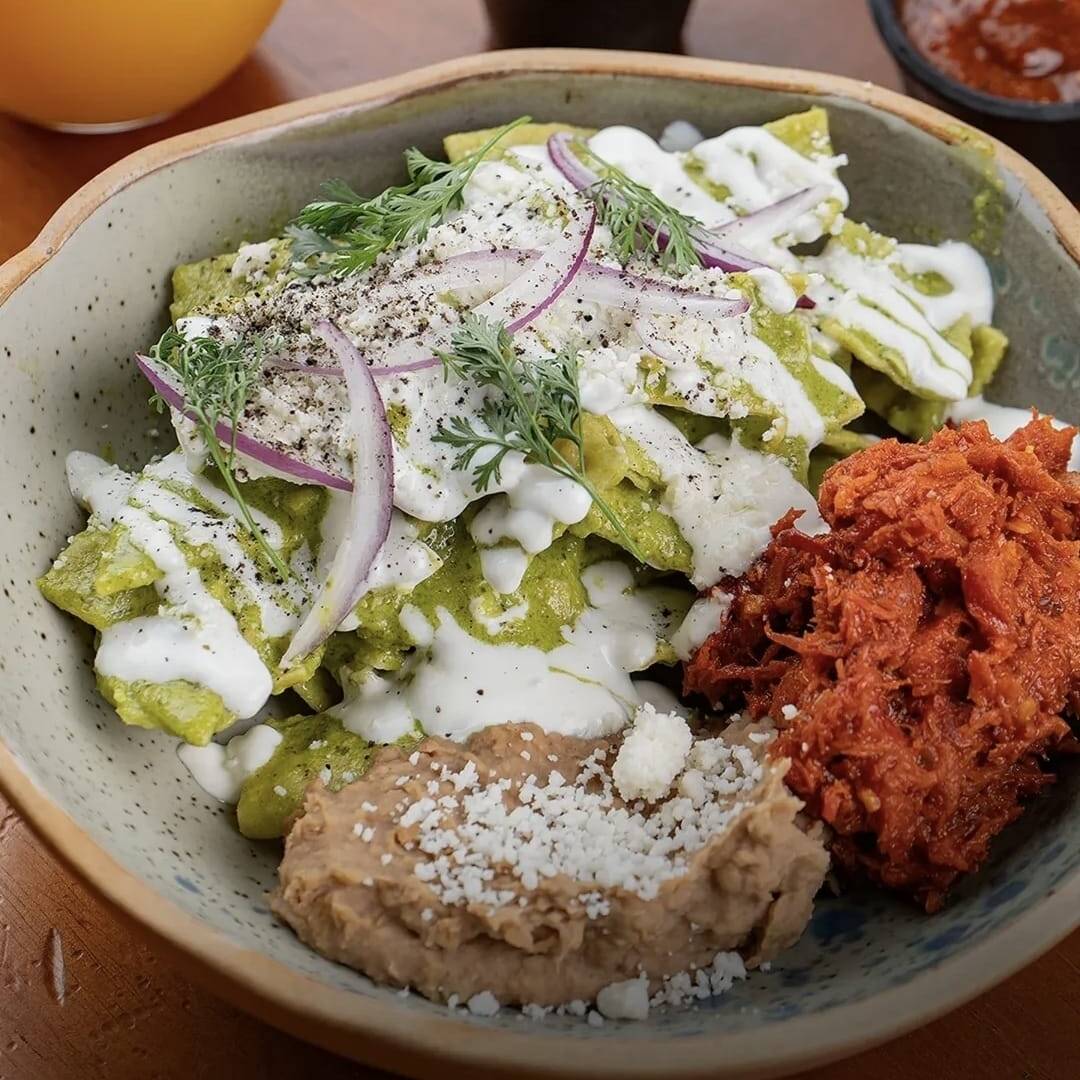 CHILAQUILES POBLANOS CON MARLIN