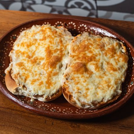 Molletes Sencillos + Bebida