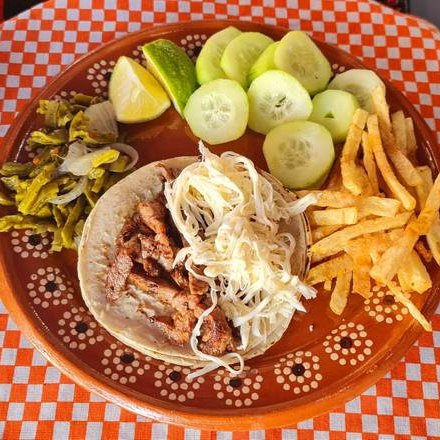 Taco de Arrachera con Queso