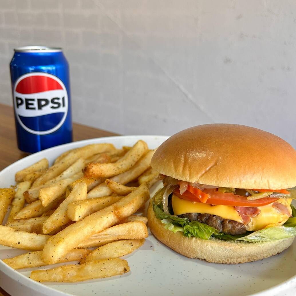 Hamburguesa Clásica + Papas + Refresco