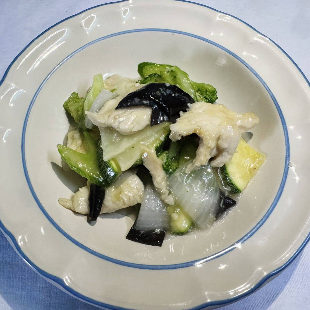 Moo Goo Gaipan (Res, Pollo o Cerdo)