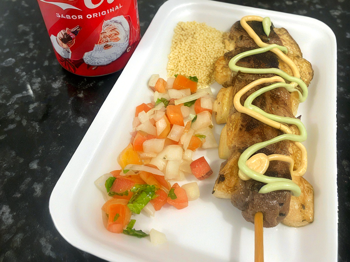 Espetinho E Arrumadinho Da Casa