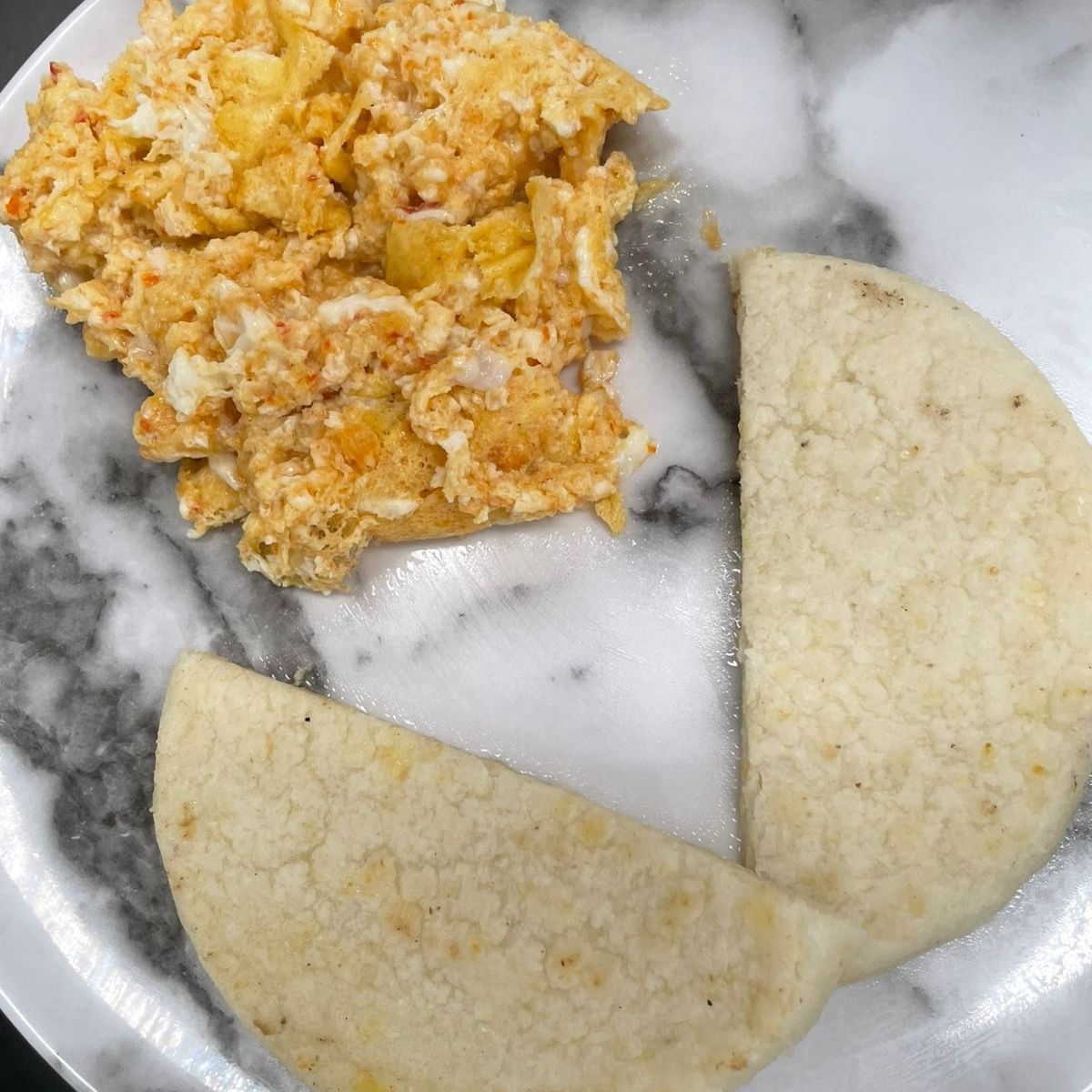 Arepa con Huevo Perico