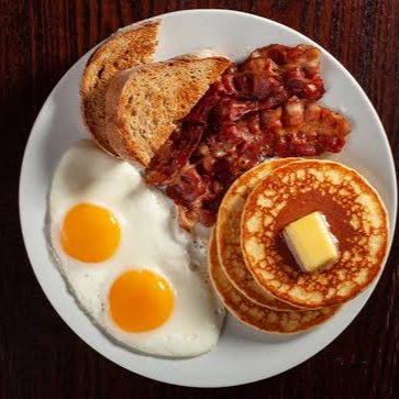 2 Hot Cakes con Huevo Estrellado