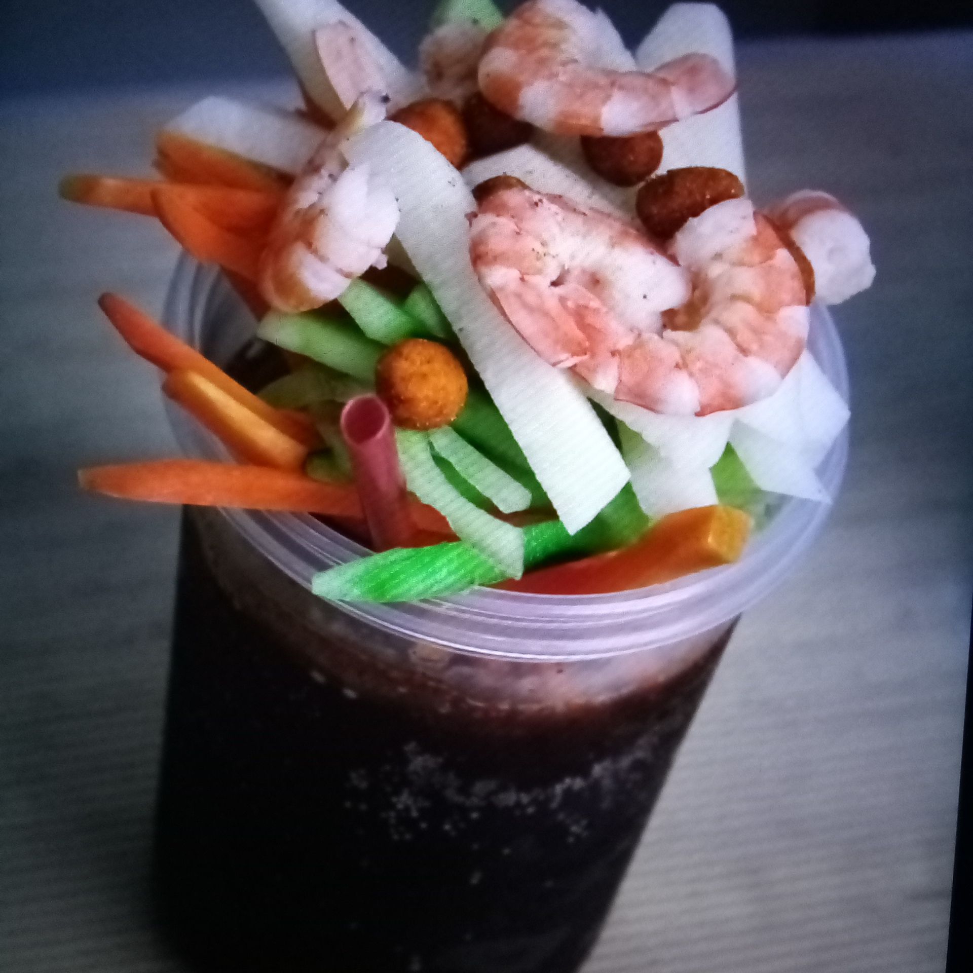 Michelada especial con camarón cocido