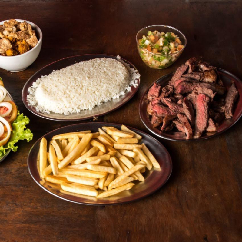 Porção de Tropeiro, Arroz, Batata Frita 300 G e 350 de Alcatra .