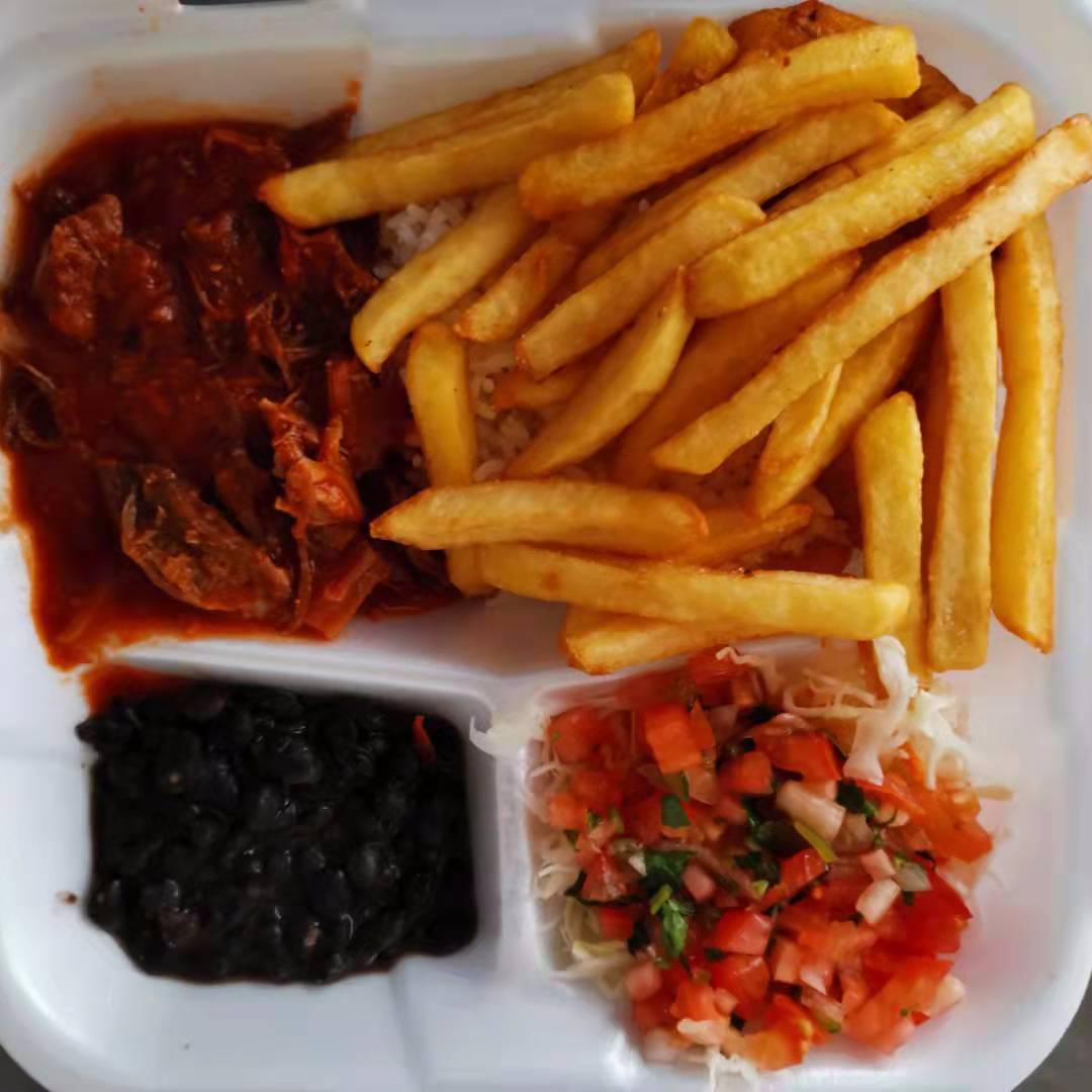 Casado con Carne en Salsa