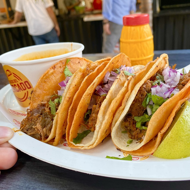 3 Doraditos de Birria + Consomé Natural Chico