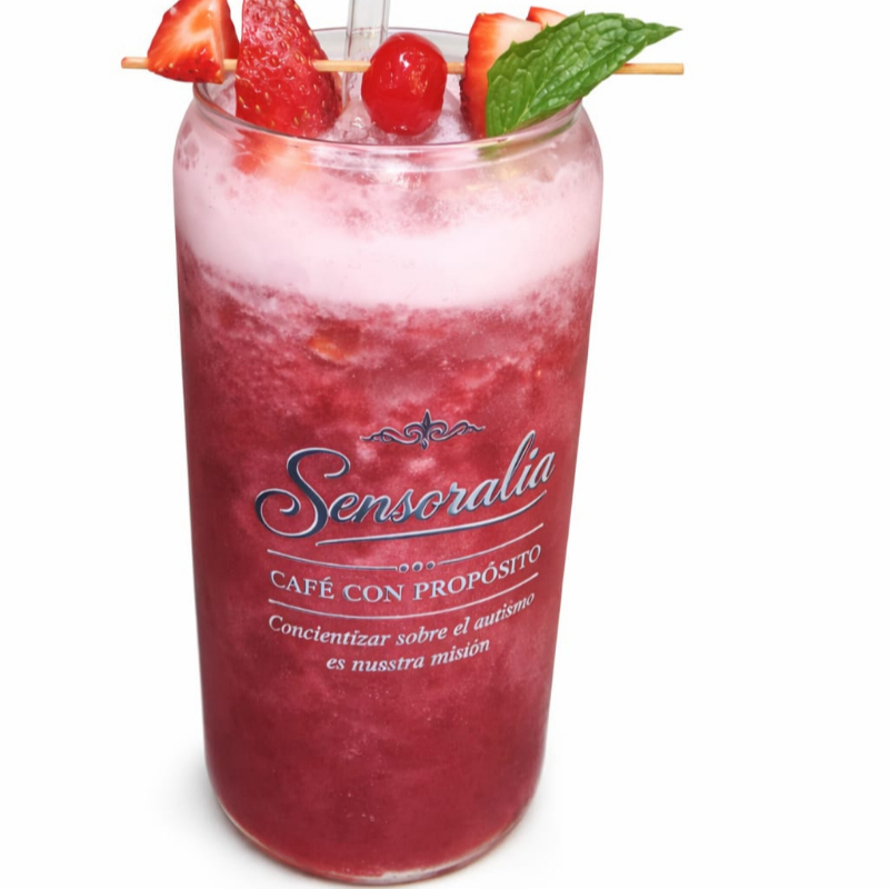 Agua Fresca de Frutos Rojos