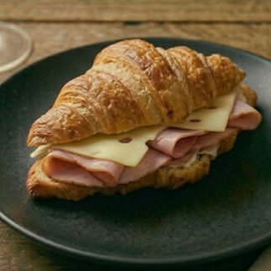 Cornetto de Jamón y queso