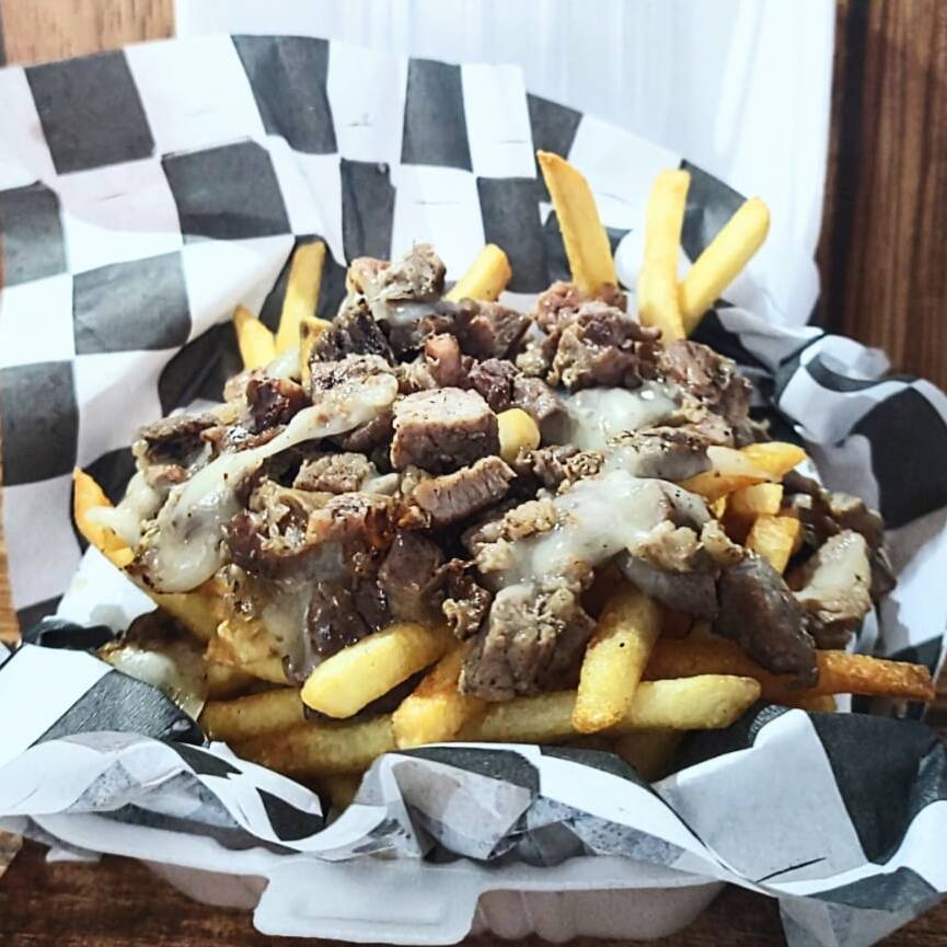 Papas Francesas Especiales con Carne Asada