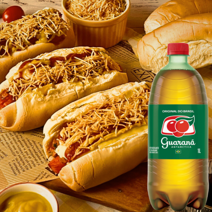 4 HOT DOG, PÃO, CARNE, BACON, SALSICHA, CHEDDAR, QUEIJO, MOLHOS ESPECIAIS, BATATA PALHA, KETCHUP, E REFRIGERANTE 200 ML