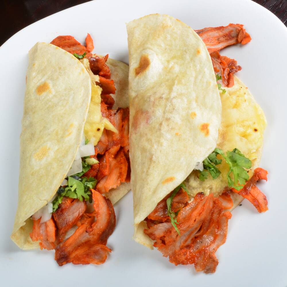 Taco al pastor de tortilla de harina