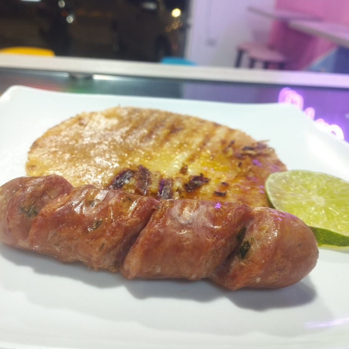 Chorizo y Arepa