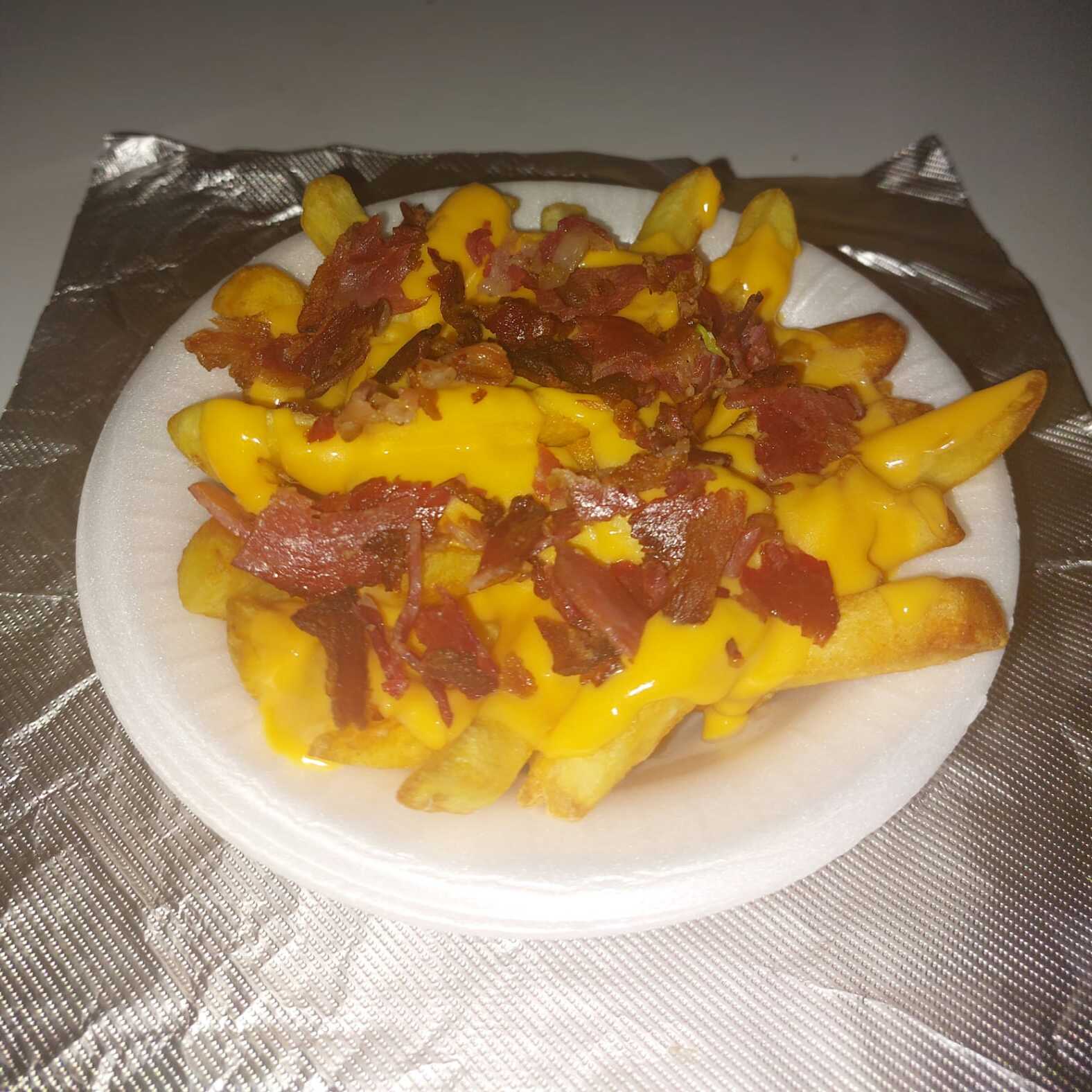 PAPAS FRITAS QUESO & TOCINO