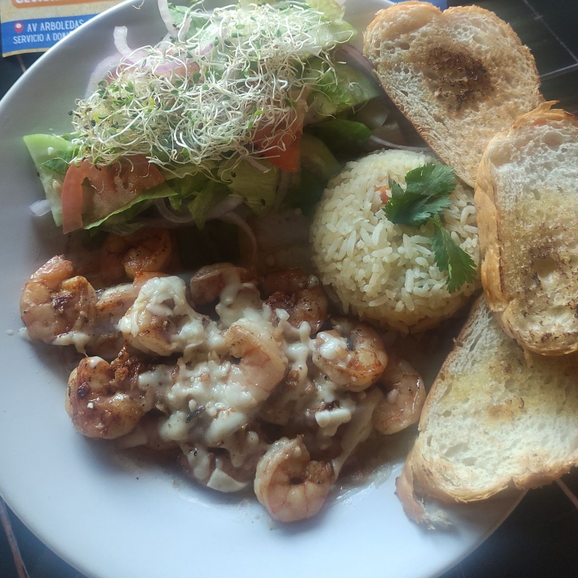 Camarones gratinados