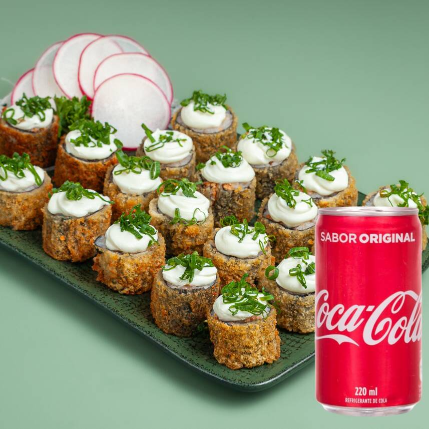 Combinação Perfeita, maravilhosos hot-roll e uma Coca-Cola (220 ml) geladinha, não tem erro né?