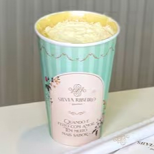 Sorvete de baunilha e brigadeiro Ninho.