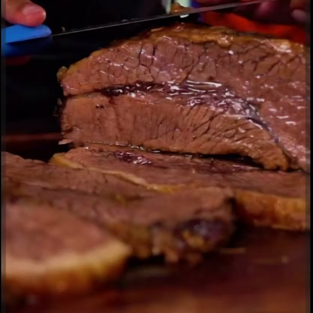 Feijão(mulatinho,preto ou macassa)arroz,macarrão,purê ou fritas, vinagrete e farofa