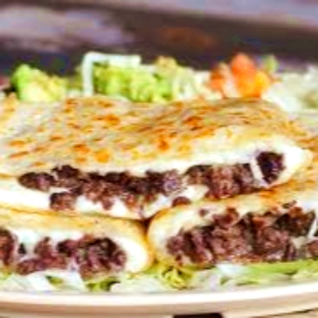 2 QUESADILLA DE CARNE ASADA