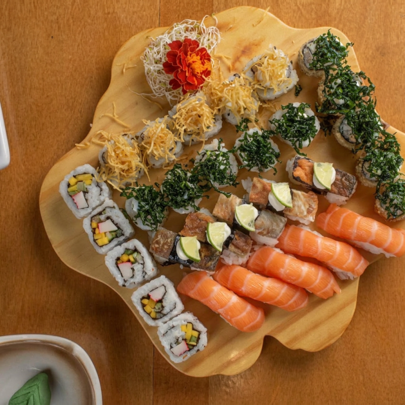 10 hot 5 niguiri skin 5 urmaki skin 5 uramaki california 5 niguiri salmao
