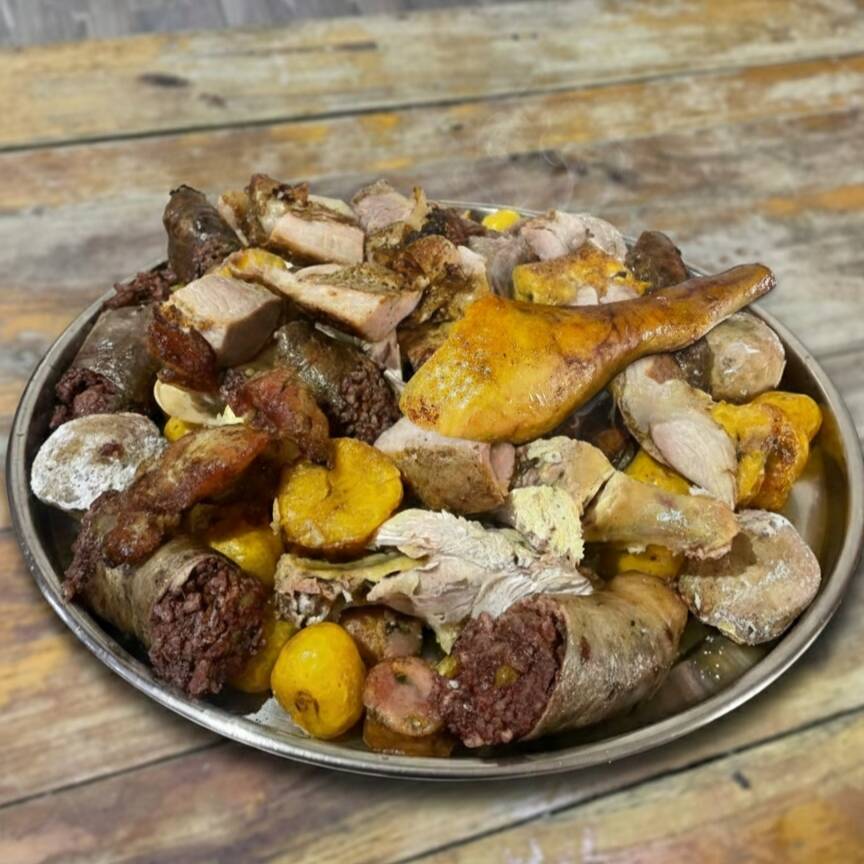 Combo Picada Para 10 + Gaseosa Postobon 1Lt