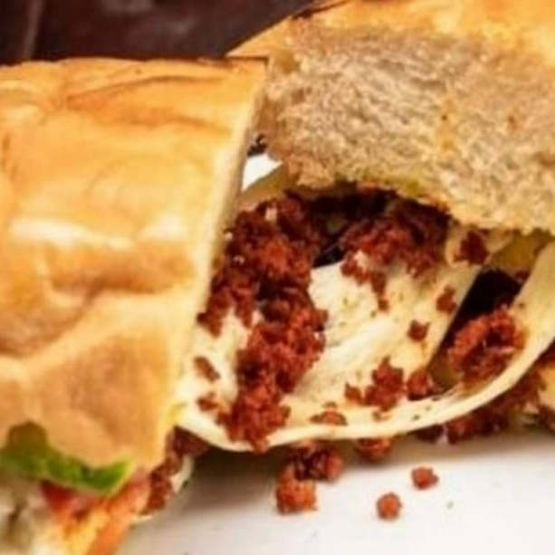 Torta de Longaniza con Queso