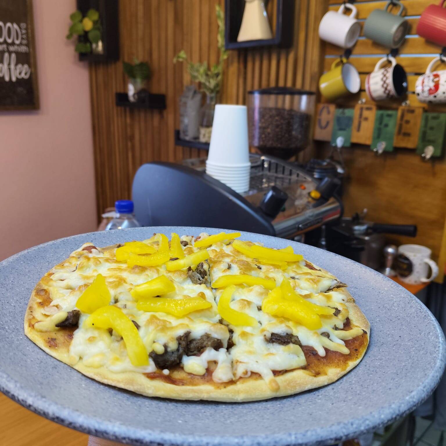 pizza de arrachera con pimiento