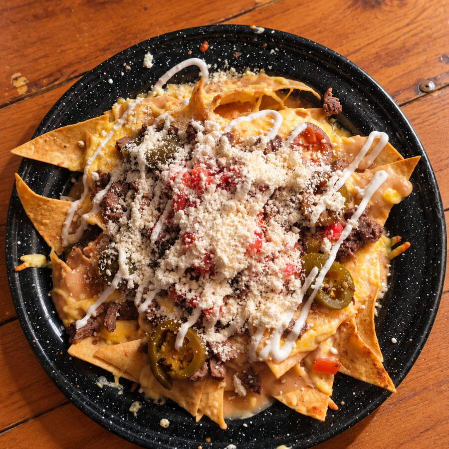 NACHOS LIMBOS CON ARRACHERA