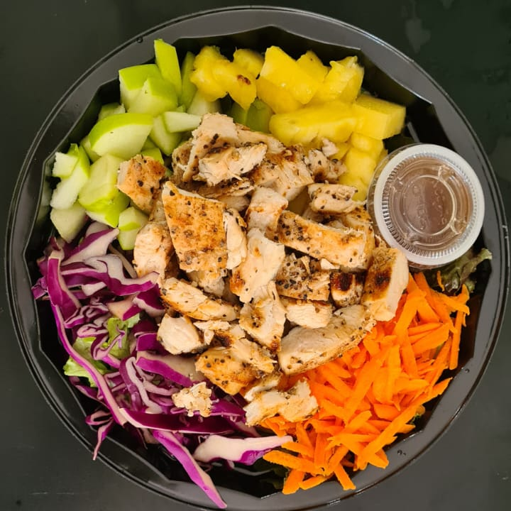 Ensalada Arcoiris de pollo