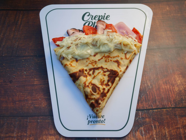Crepa de Queso y Carnes Frías