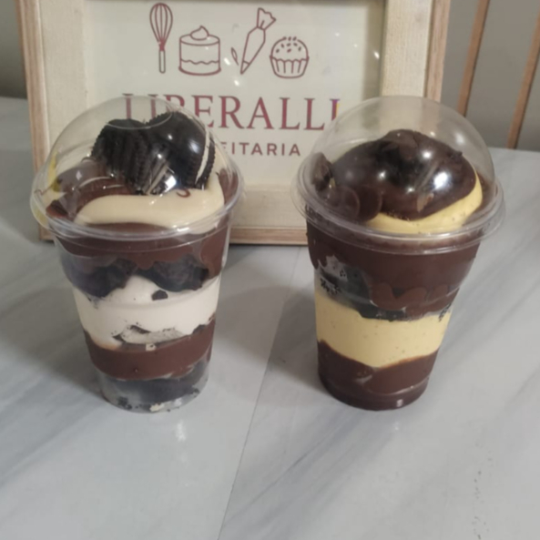 Dois copos deliciosos de 200ml por um preço show. Nessa oferta vai um Copo Negresco e um Copo Maracujá.