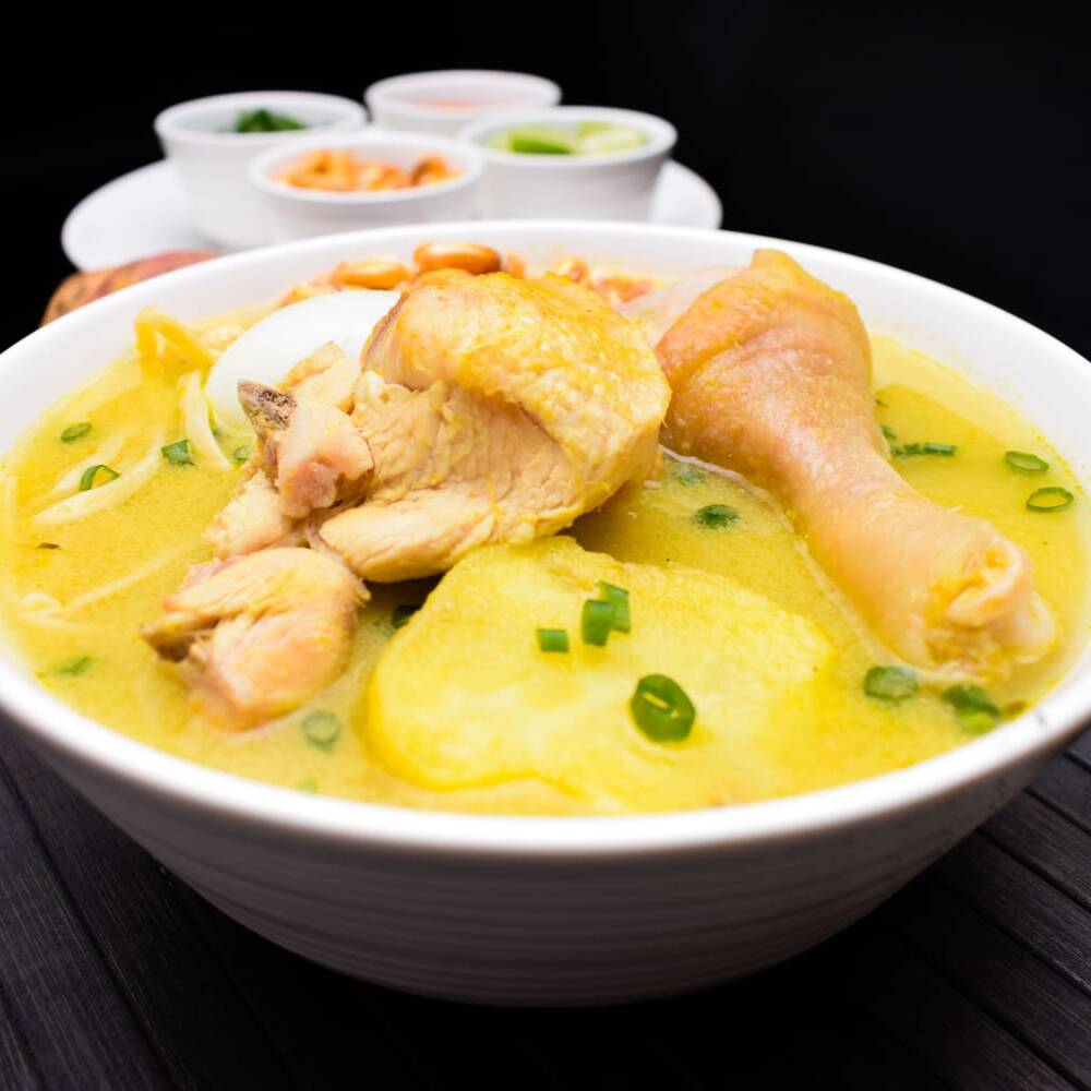 Caldo de Gallina con Dos Presas