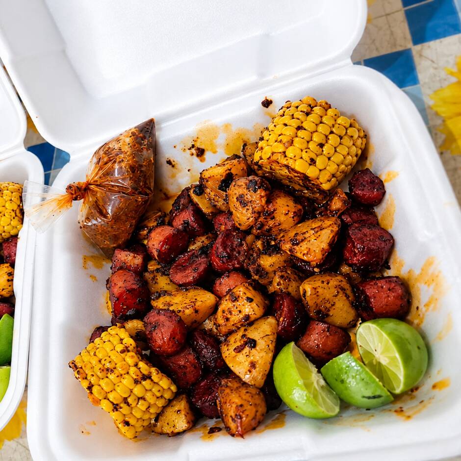 Papas y Salchichas Endiabladas
