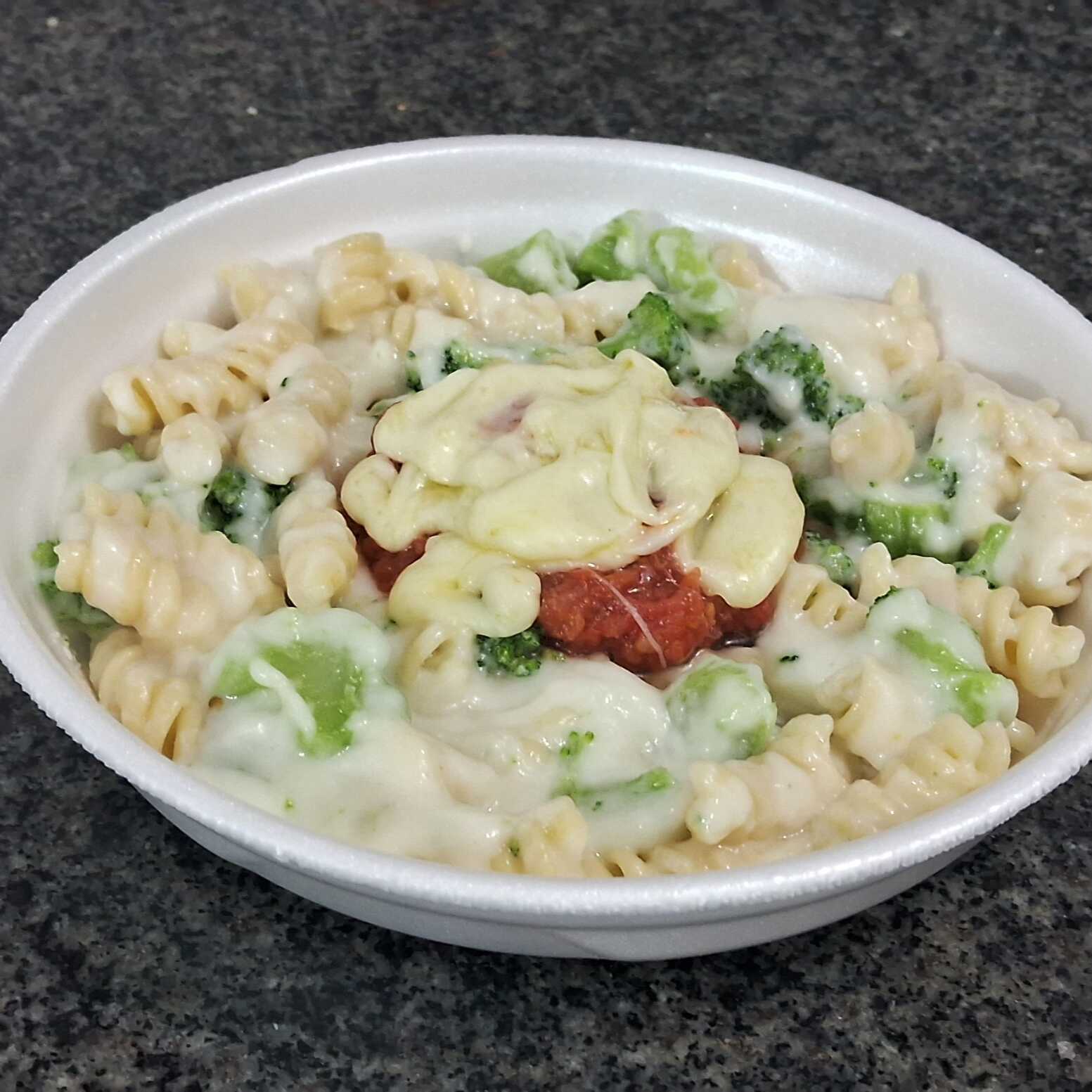 🍛 Porção na medida certa: em média 340g
💰 Pequena no preço, gigante no sabor!
😋 Comida de verdade, bem temperada e feita com carinho
👉 Perfeita pra matar a fome sem pesar no bolso