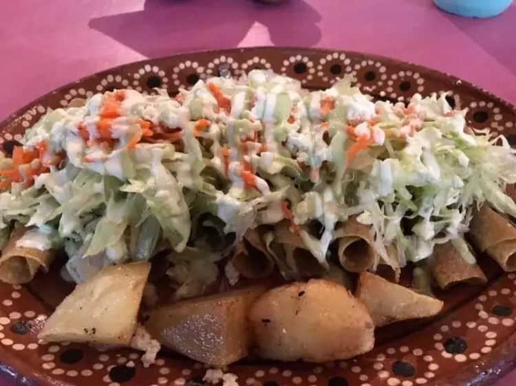 Orden De Tacos Dorados De Carne