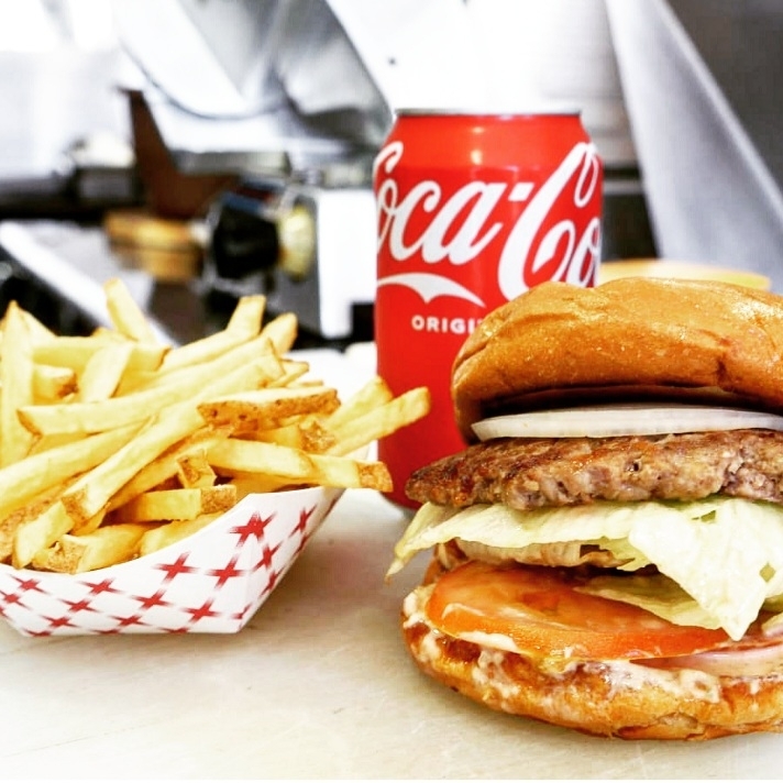 Hamburguesa + Papas y Soda