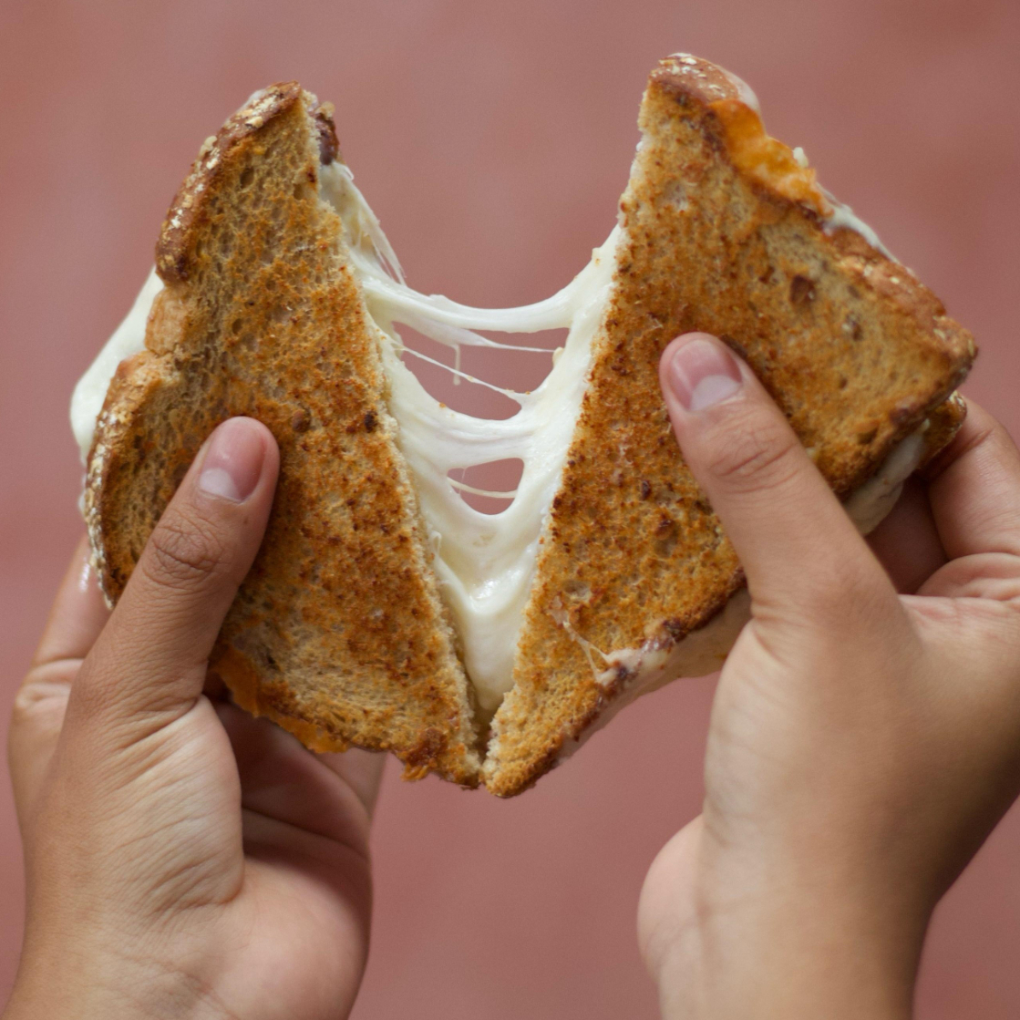 GRILLED CHESSE SANWICH