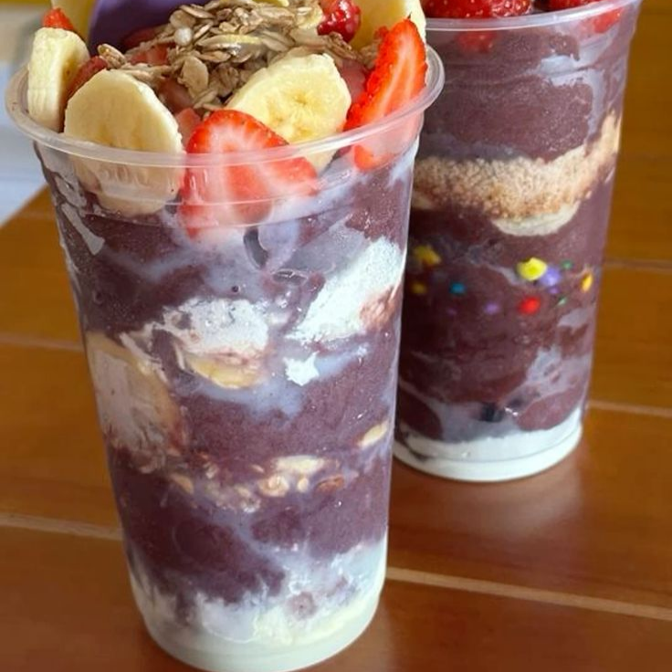 "Açaí tamanho família! Um combão de 300ml pra matar a fome, refrescar e recarregar as energias com muito sabor e cremosidade. "